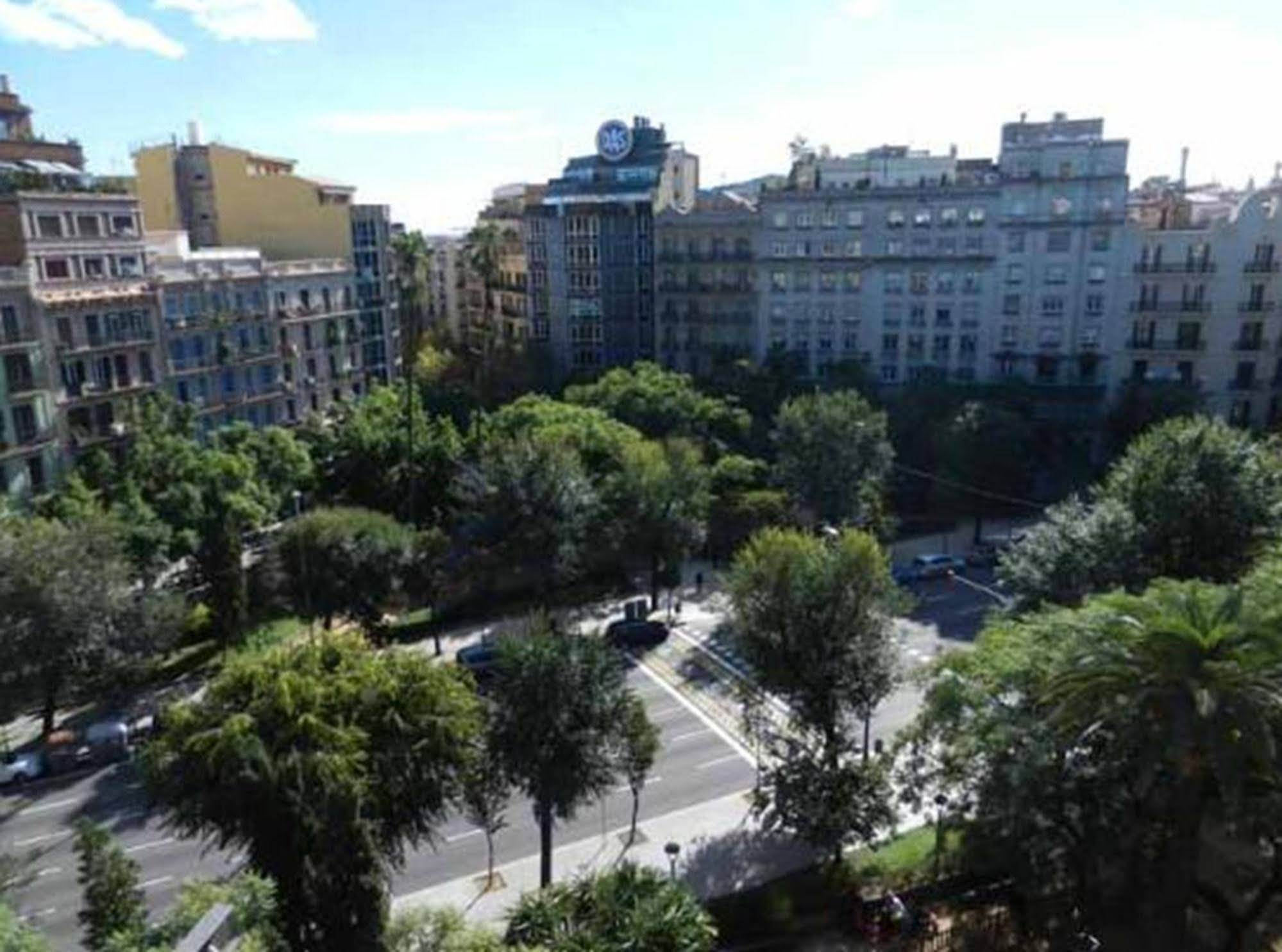 Grandom Suites Barcelone Extérieur photo